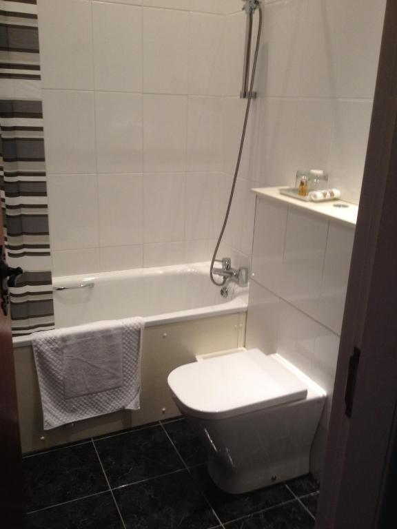 The Retreat Castle Bed & Breakfast Bonnyrigg Room photo