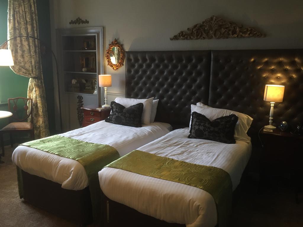 The Retreat Castle Bed & Breakfast Bonnyrigg Exterior photo